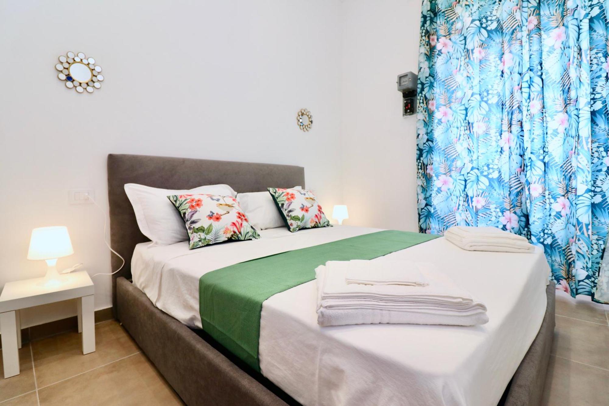 Airport Guest Houses Naples Exterior photo